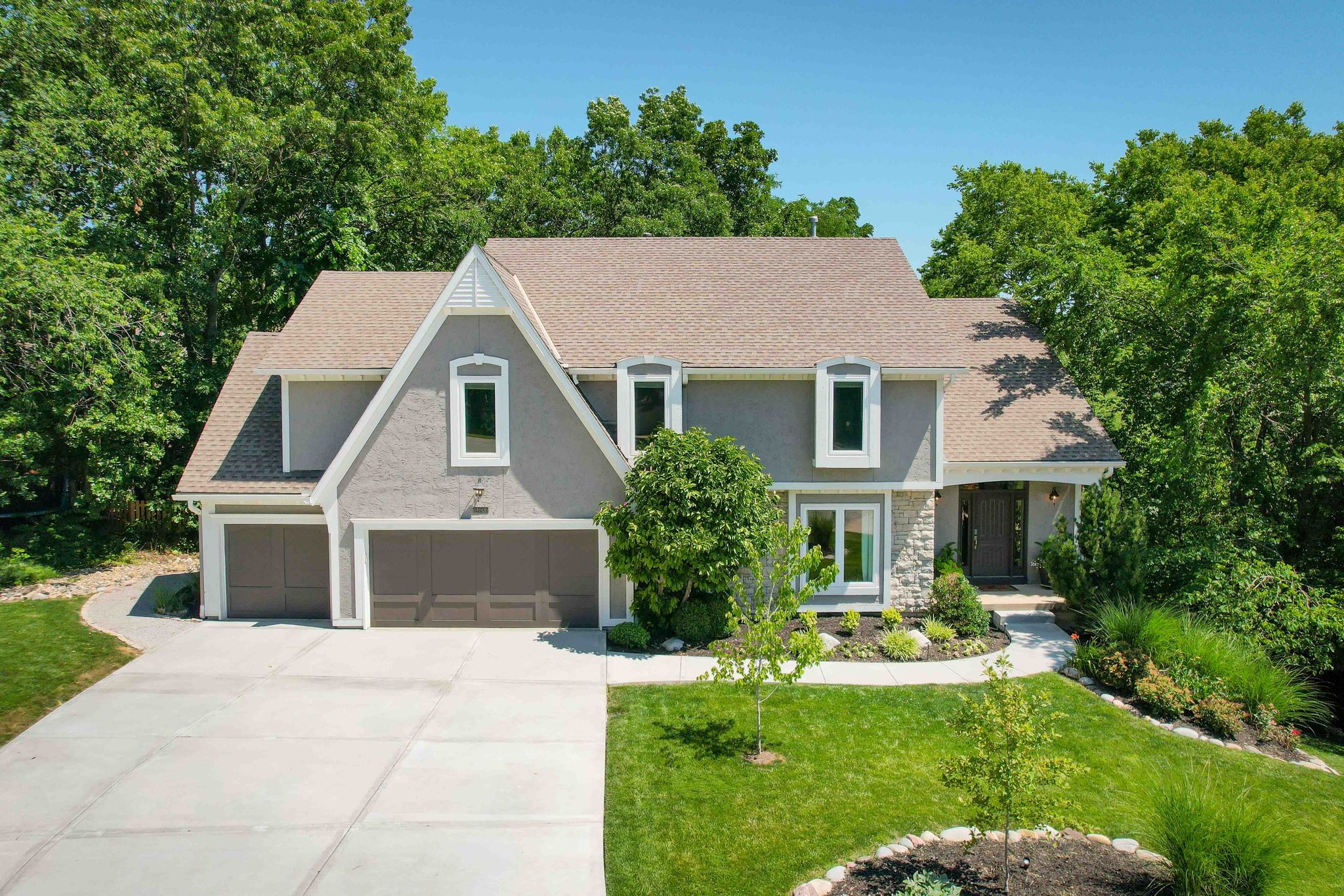14606 W 55th Place Shawnee, KS 625,000